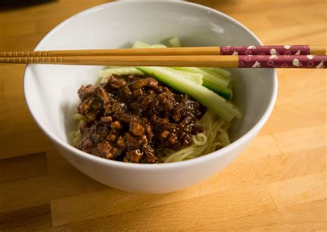  취징 소주머니 맛있게 먹는 비법! 쫄깃함과 매콤한 육수의 조화가 돋보이는 중국 전통 요리